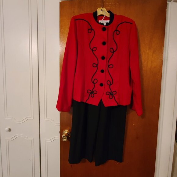 Ladies Norton McNaughton Red/ Black Pants Suit Size 12 - Picture 1 of 7